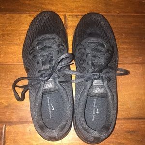 Women’s In Season TR 7 running shoes size 8